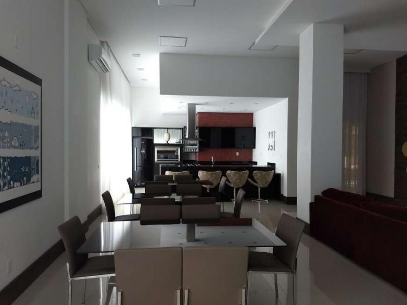 Apartamento com 3 Dormitórios à venda, 147 m² por R$ 1.100.000,00