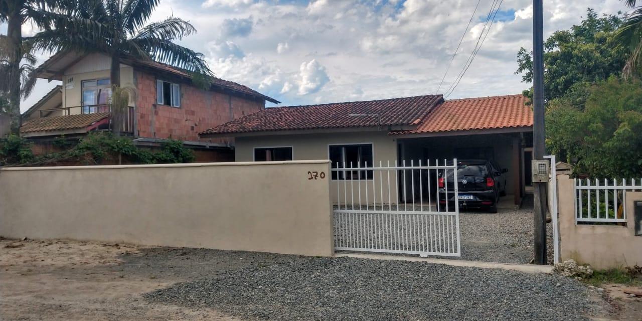 Casa  venda  no Centro - Balnerio Barra do Sul, SC. Imveis