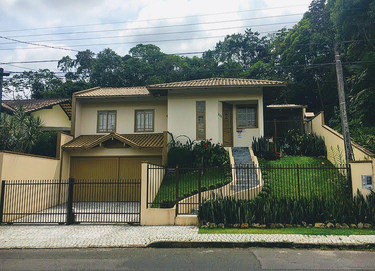 Casa  venda  no Glria - Joinville, SC. Imveis